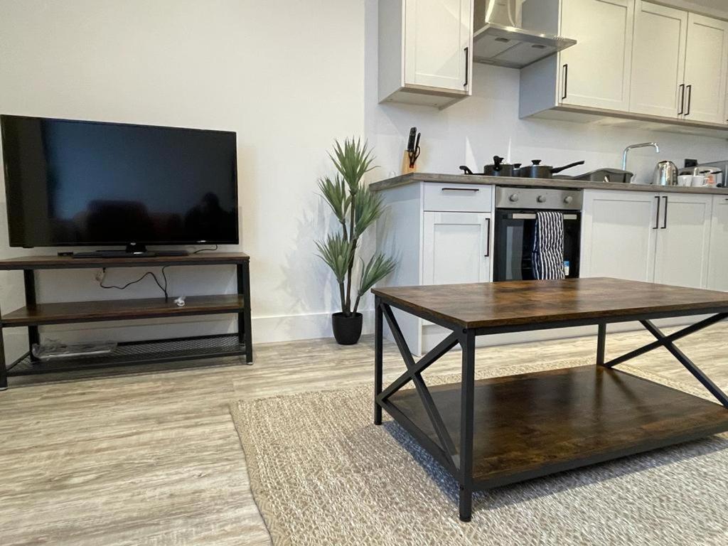 Kingsbridge Point - Cosy One Bed Apartments Near Town Centre, Σουίντον Εξωτερικό φωτογραφία