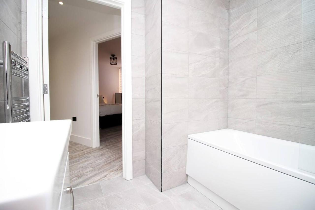 Kingsbridge Point - Cosy One Bed Apartments Near Town Centre, Σουίντον Εξωτερικό φωτογραφία