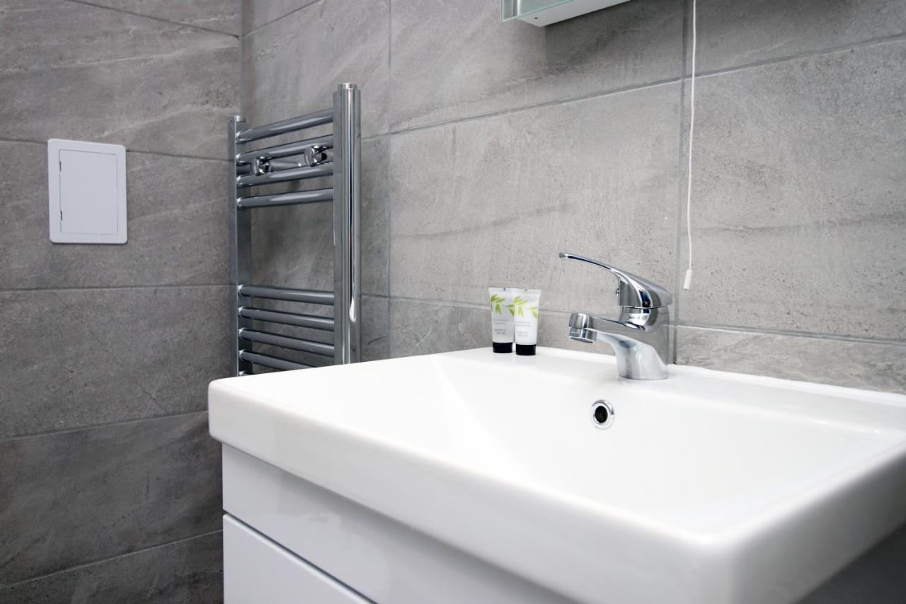 Kingsbridge Point - Cosy One Bed Apartments Near Town Centre, Σουίντον Εξωτερικό φωτογραφία