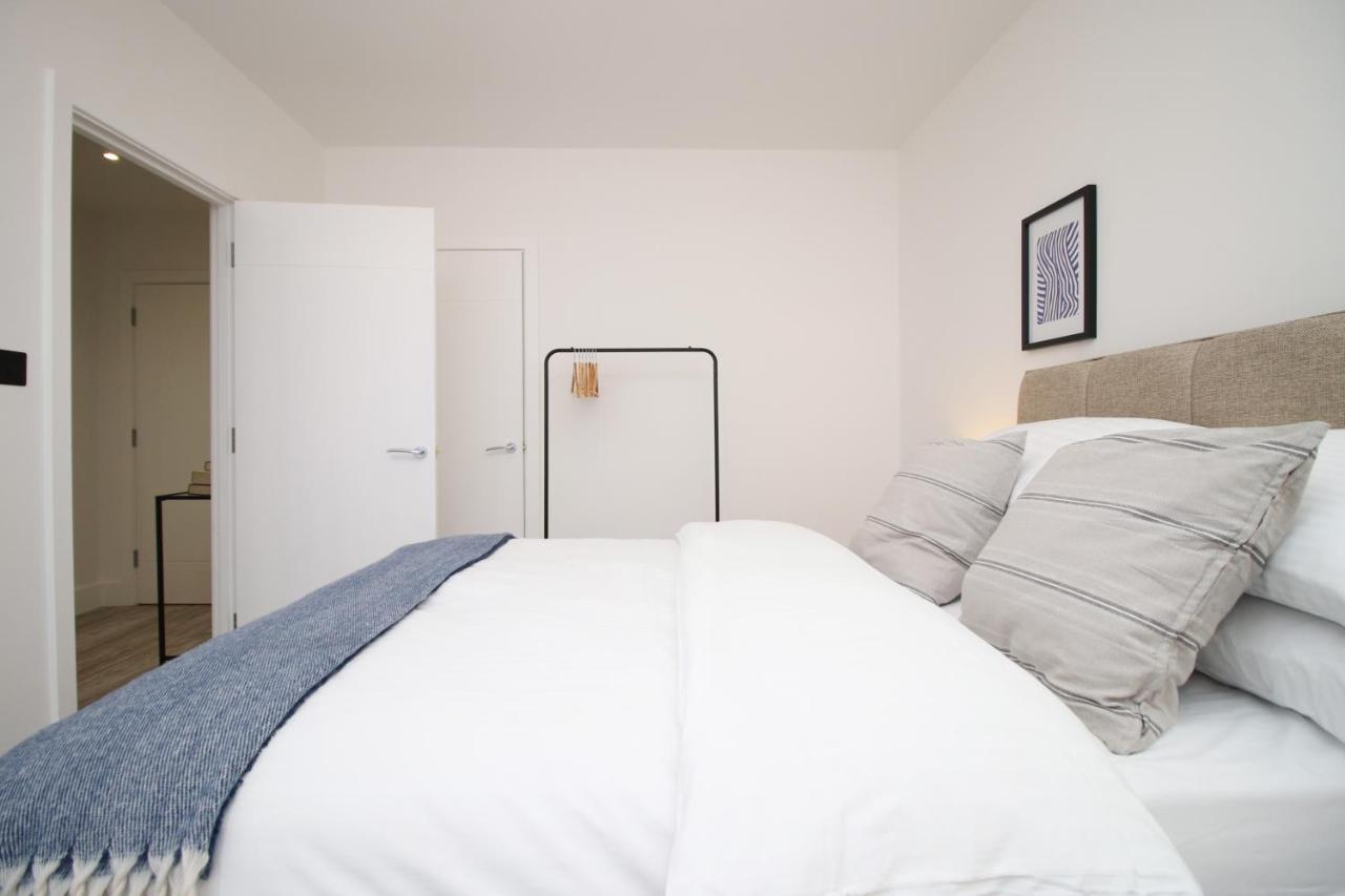 Kingsbridge Point - Cosy One Bed Apartments Near Town Centre, Σουίντον Εξωτερικό φωτογραφία