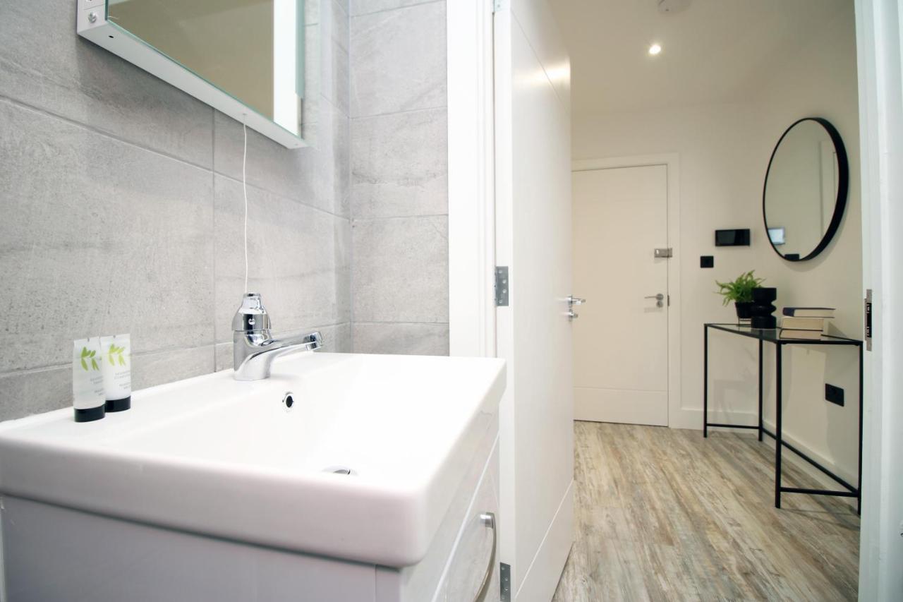 Kingsbridge Point - Cosy One Bed Apartments Near Town Centre, Σουίντον Εξωτερικό φωτογραφία