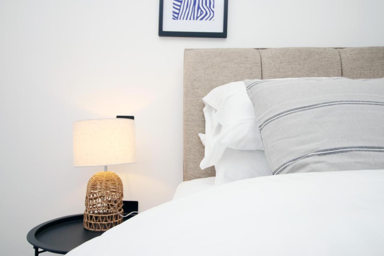 Kingsbridge Point - Cosy One Bed Apartments Near Town Centre, Σουίντον Εξωτερικό φωτογραφία